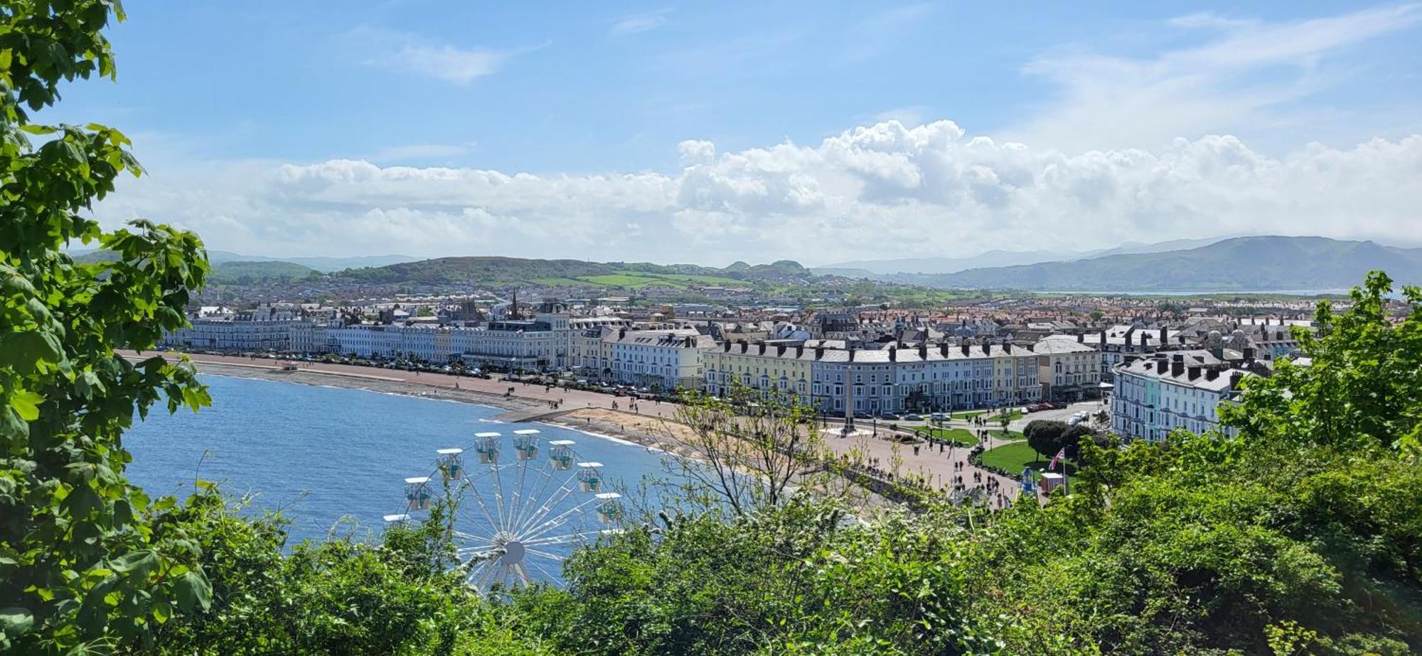 Bryn Derwen With Private Car Park Hotel Llandudno Exterior photo